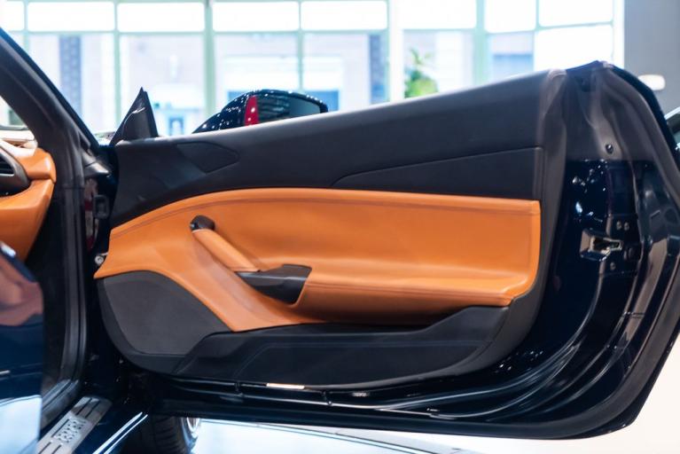 http://www.koenigseggchicago.com/galleria_images/125/125_p48_f.jpg
