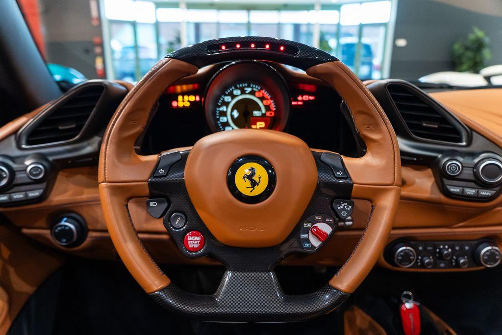 http://www.koenigseggchicago.com/galleria_images/125/125_p5_l.jpg