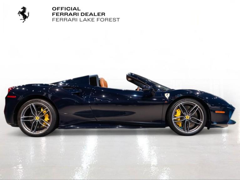 http://www.koenigseggchicago.com/galleria_images/125/125_p9_f.jpg