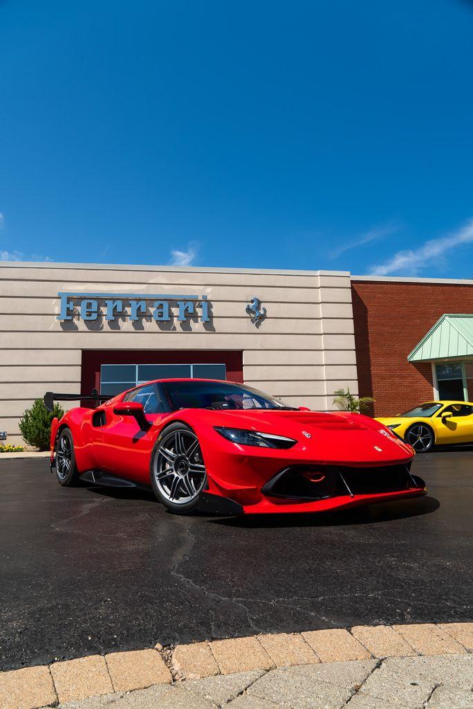 http://www.koenigseggchicago.com/galleria_images/127/127_p15_l.jpg
