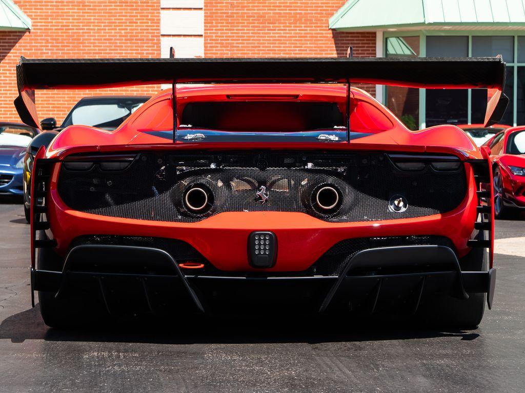http://www.koenigseggchicago.com/galleria_images/127/127_p35_l.jpg