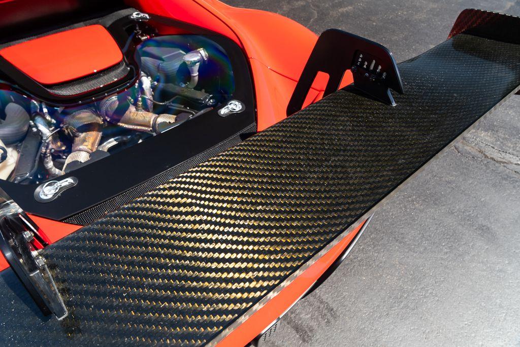 http://www.koenigseggchicago.com/galleria_images/127/127_p36_l.jpg
