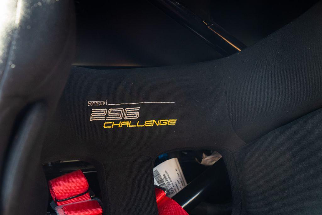 http://www.koenigseggchicago.com/galleria_images/127/127_p44_l.jpg