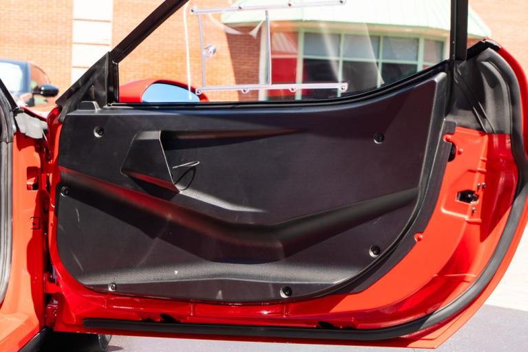 http://www.koenigseggchicago.com/galleria_images/127/127_p46_f.jpg