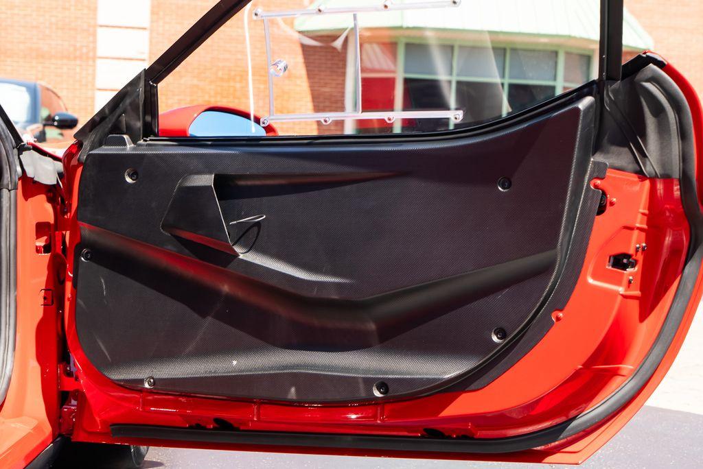 http://www.koenigseggchicago.com/galleria_images/127/127_p46_l.jpg