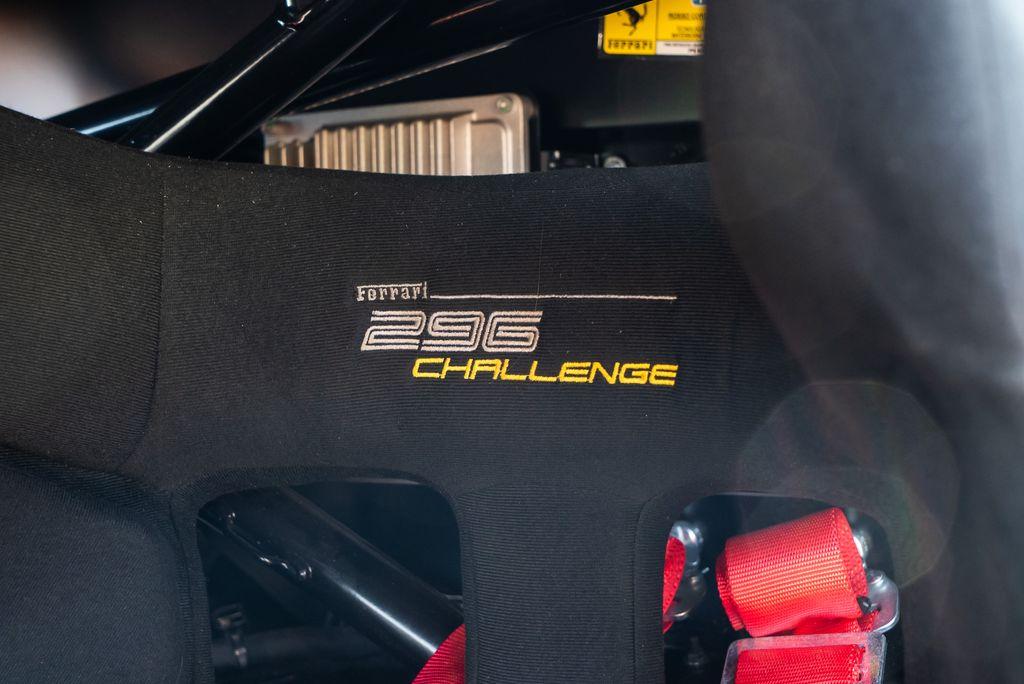 http://www.koenigseggchicago.com/galleria_images/127/127_p48_l.jpg