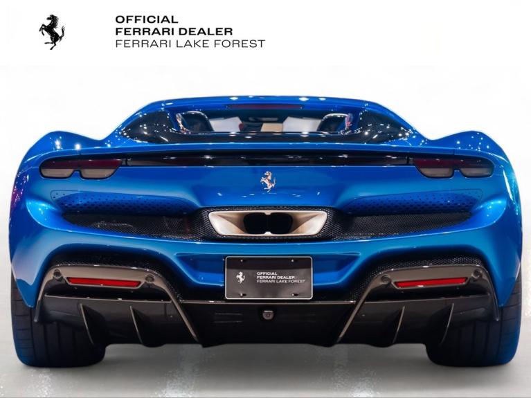 http://www.koenigseggchicago.com/galleria_images/128/128_p11_f.jpg