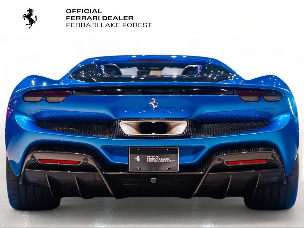 http://www.koenigseggchicago.com/galleria_images/128/128_p11_l.jpg