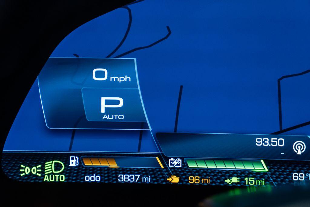 http://www.koenigseggchicago.com/galleria_images/128/128_p29_l.jpg