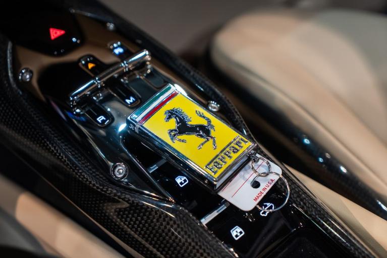 http://www.koenigseggchicago.com/galleria_images/128/128_p39_f.jpg