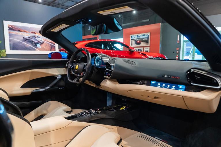http://www.koenigseggchicago.com/galleria_images/128/128_p40_f.jpg
