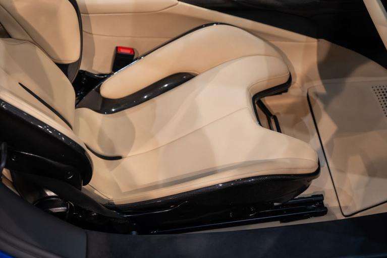 http://www.koenigseggchicago.com/galleria_images/128/128_p41_f.jpg