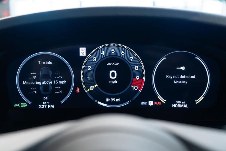 http://www.koenigseggchicago.com/galleria_images/129/129_p22_f.jpg
