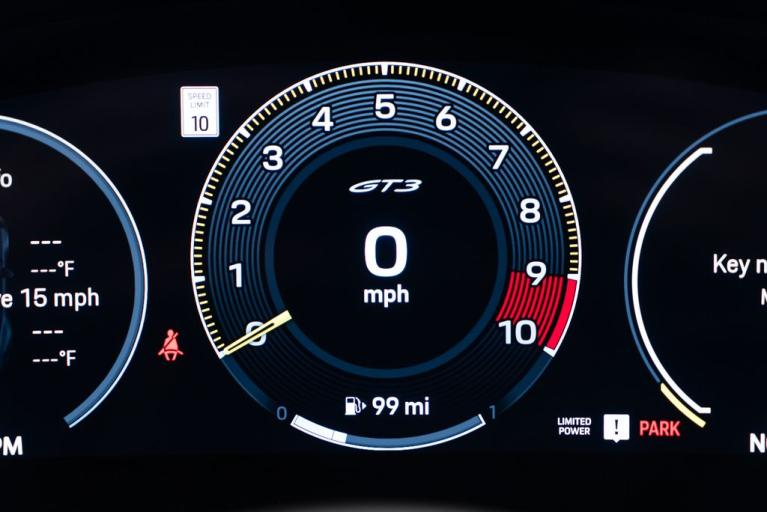 http://www.koenigseggchicago.com/galleria_images/129/129_p23_f.jpg