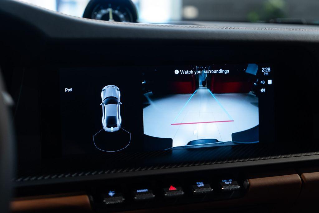 http://www.koenigseggchicago.com/galleria_images/129/129_p29_l.jpg