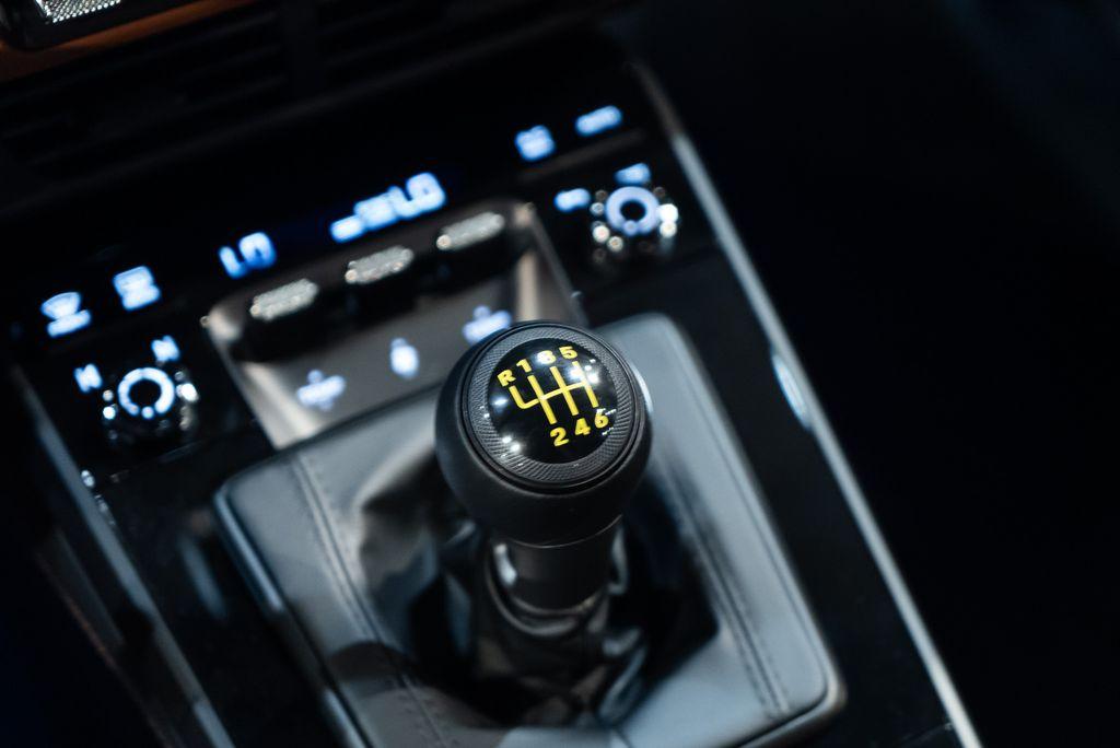 http://www.koenigseggchicago.com/galleria_images/129/129_p32_l.jpg