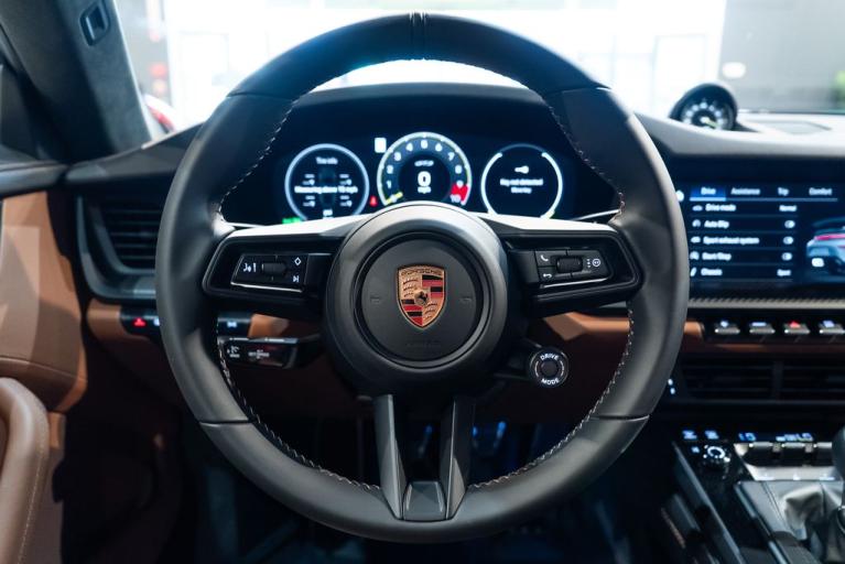 http://www.koenigseggchicago.com/galleria_images/129/129_p5_f.jpg