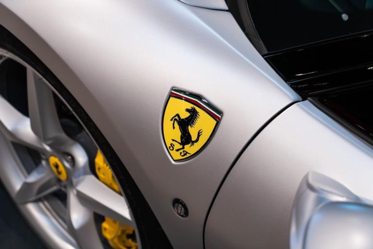 http://www.koenigseggchicago.com/galleria_images/13/13_p19_f.jpg