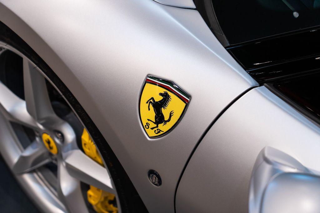 http://www.koenigseggchicago.com/galleria_images/13/13_p19_l.jpg