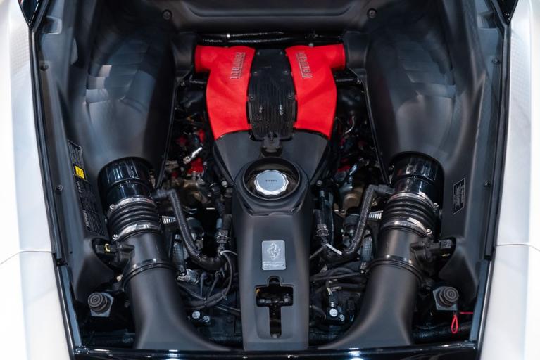 http://www.koenigseggchicago.com/galleria_images/13/13_p25_f.jpg