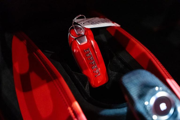 http://www.koenigseggchicago.com/galleria_images/13/13_p46_f.jpg