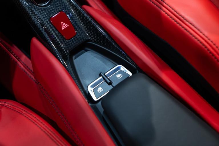 http://www.koenigseggchicago.com/galleria_images/13/13_p48_f.jpg