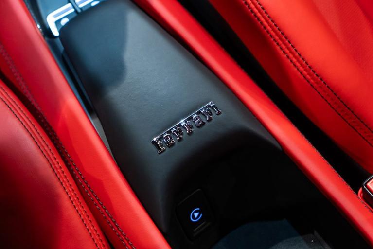 http://www.koenigseggchicago.com/galleria_images/13/13_p49_f.jpg