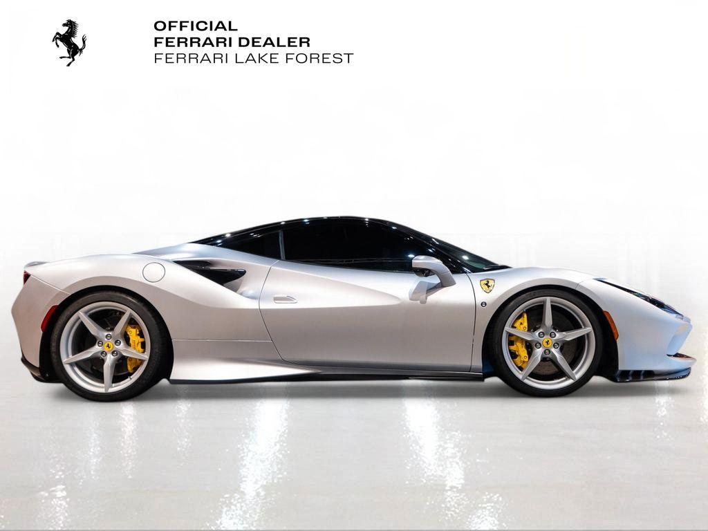 http://www.koenigseggchicago.com/galleria_images/13/13_p5_l.jpg