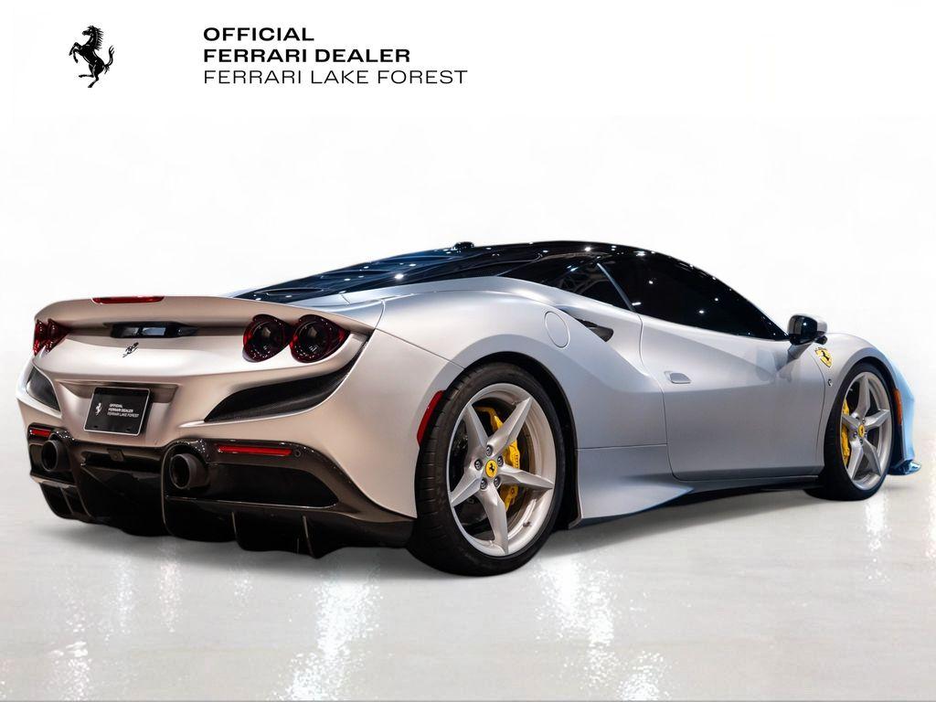 http://www.koenigseggchicago.com/galleria_images/13/13_p6_l.jpg