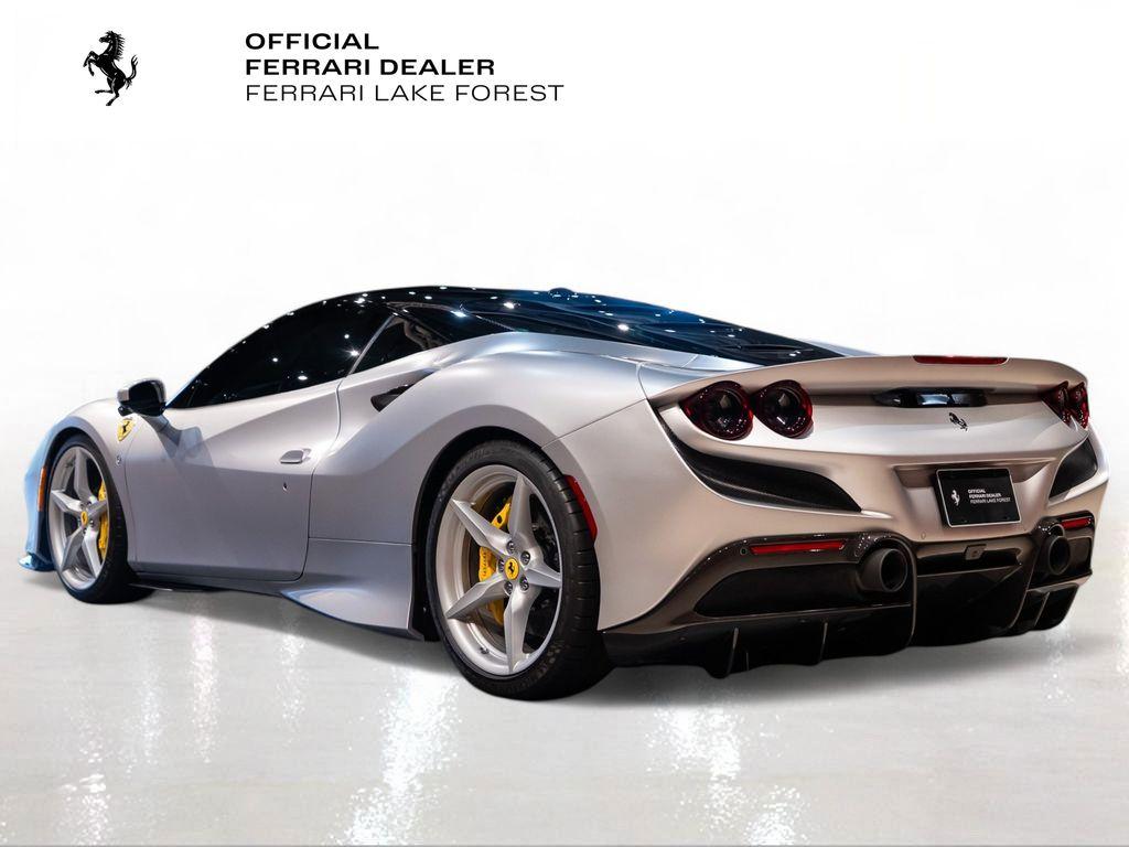 http://www.koenigseggchicago.com/galleria_images/13/13_p8_l.jpg