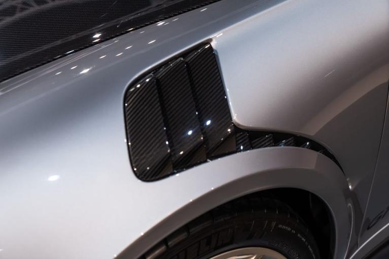 http://www.koenigseggchicago.com/galleria_images/130/130_p12_f.jpg