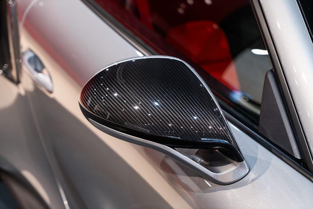 http://www.koenigseggchicago.com/galleria_images/130/130_p16_l.jpg