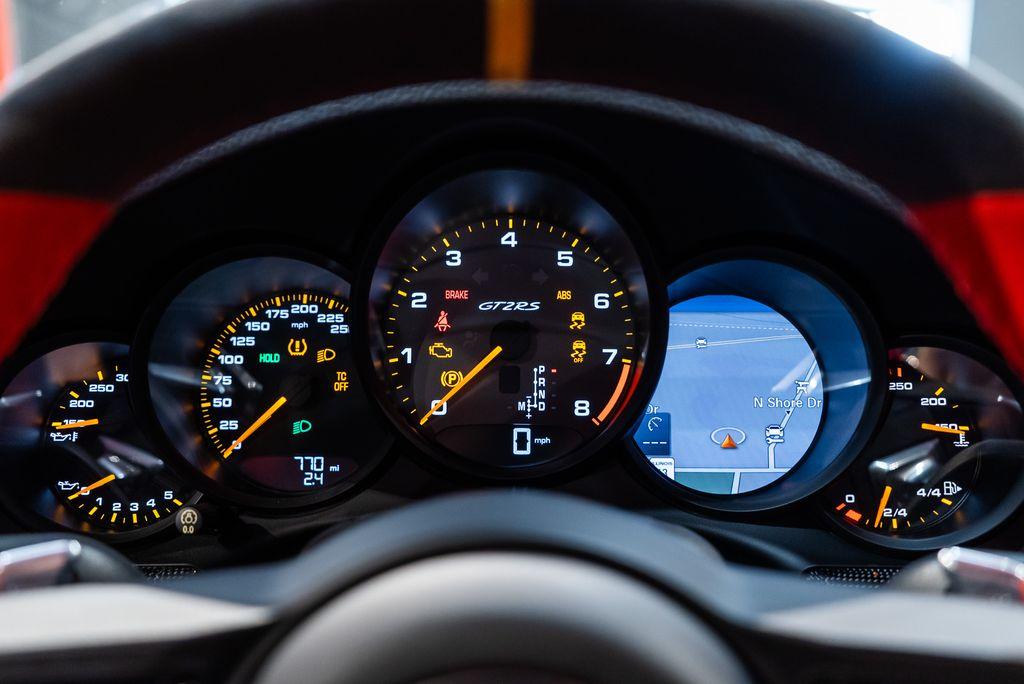 http://www.koenigseggchicago.com/galleria_images/130/130_p29_l.jpg