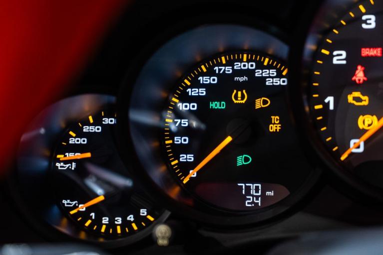 http://www.koenigseggchicago.com/galleria_images/130/130_p31_f.jpg