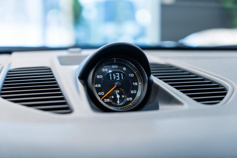 http://www.koenigseggchicago.com/galleria_images/130/130_p33_f.jpg