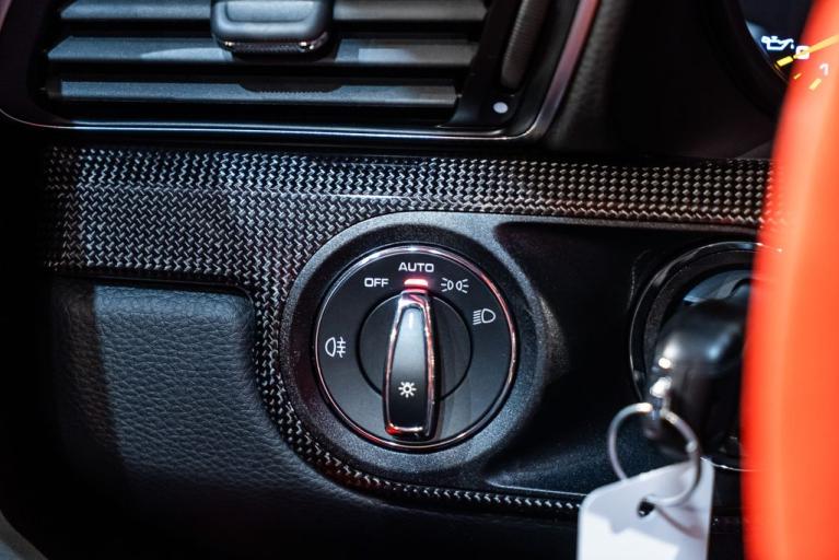http://www.koenigseggchicago.com/galleria_images/130/130_p34_f.jpg