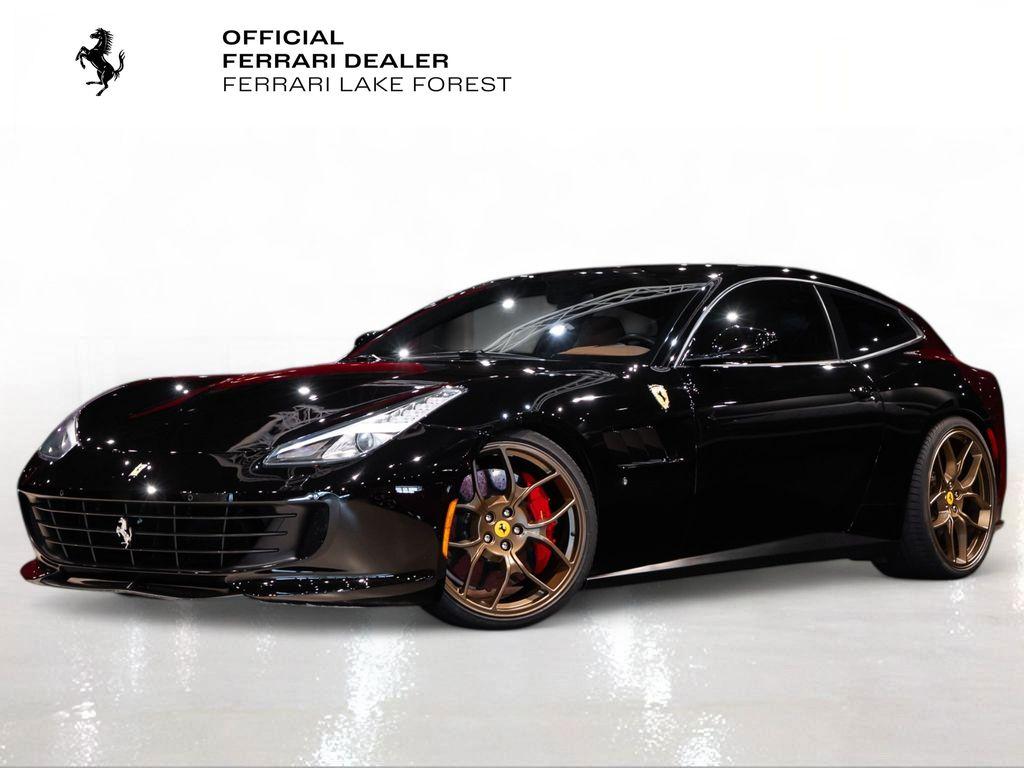 http://www.koenigseggchicago.com/galleria_images/131/131_main_l.jpg