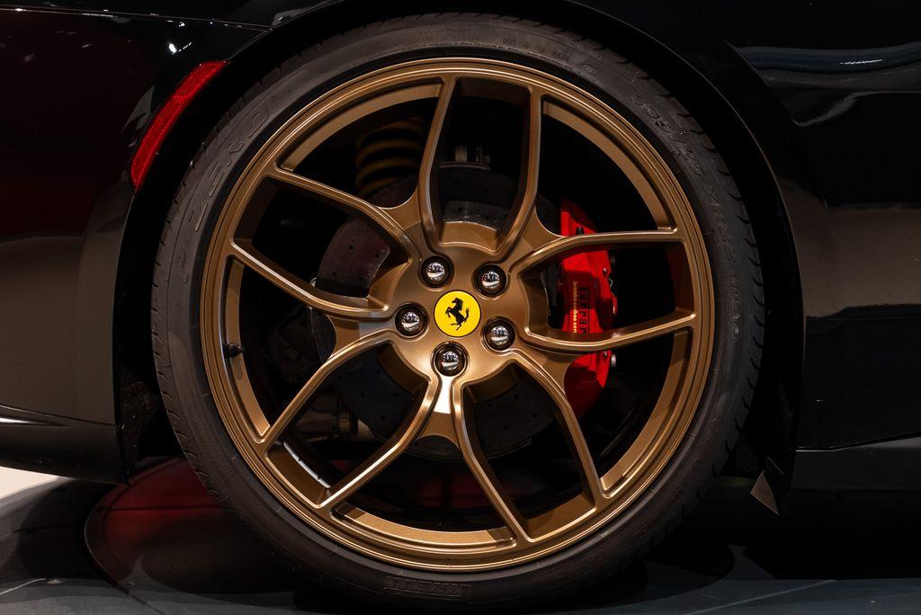 http://www.koenigseggchicago.com/galleria_images/131/131_p15_l.jpg
