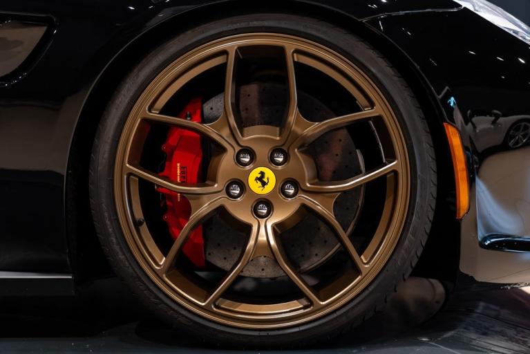 http://www.koenigseggchicago.com/galleria_images/131/131_p16_f.jpg