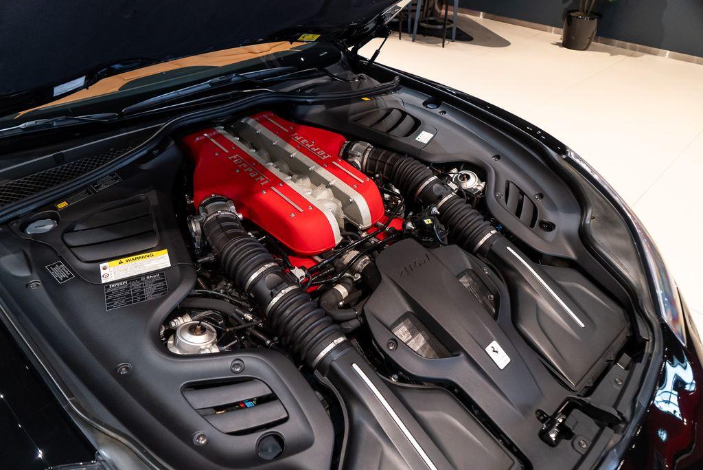 http://www.koenigseggchicago.com/galleria_images/131/131_p17_l.jpg