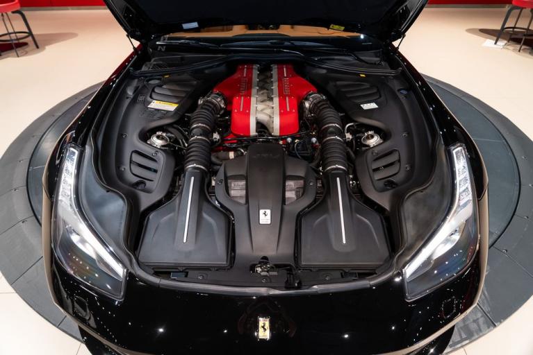http://www.koenigseggchicago.com/galleria_images/131/131_p18_f.jpg