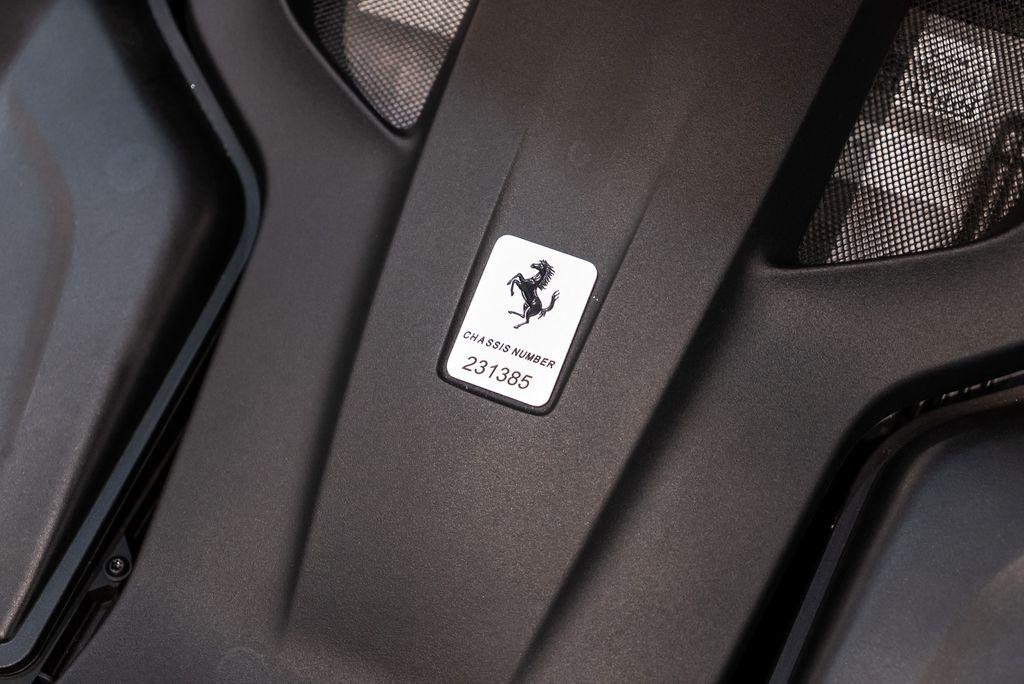 http://www.koenigseggchicago.com/galleria_images/131/131_p20_l.jpg