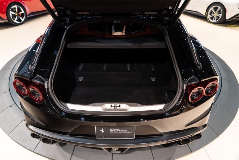 http://www.koenigseggchicago.com/galleria_images/131/131_p23_f.jpg