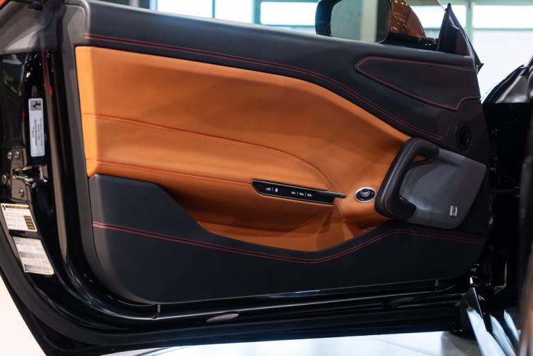 http://www.koenigseggchicago.com/galleria_images/131/131_p26_f.jpg