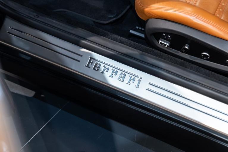 http://www.koenigseggchicago.com/galleria_images/131/131_p27_f.jpg