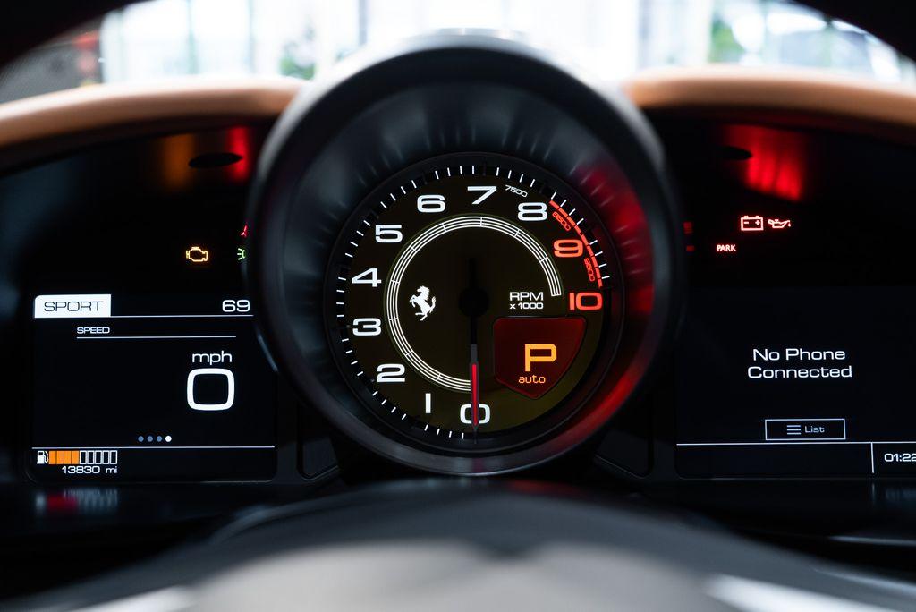 http://www.koenigseggchicago.com/galleria_images/131/131_p31_l.jpg