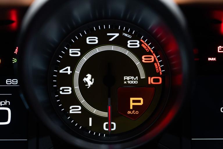 http://www.koenigseggchicago.com/galleria_images/131/131_p32_f.jpg