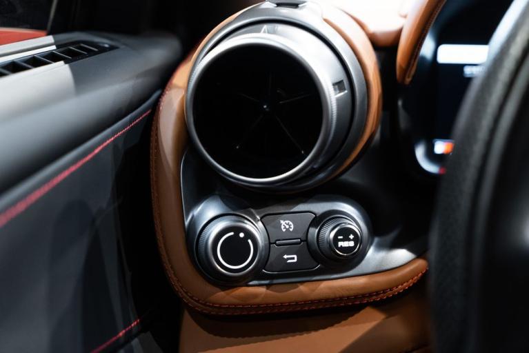 http://www.koenigseggchicago.com/galleria_images/131/131_p35_f.jpg