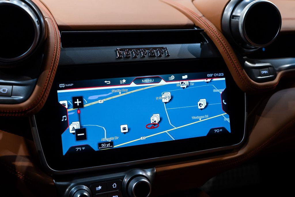 http://www.koenigseggchicago.com/galleria_images/131/131_p40_l.jpg