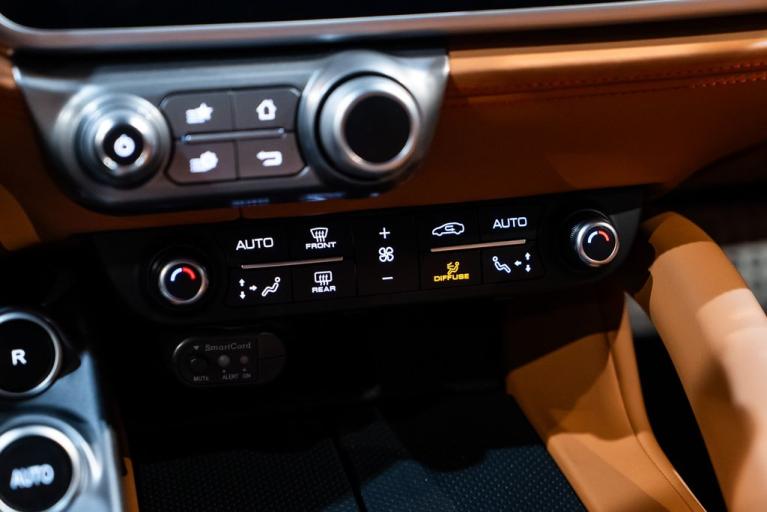 http://www.koenigseggchicago.com/galleria_images/131/131_p42_f.jpg
